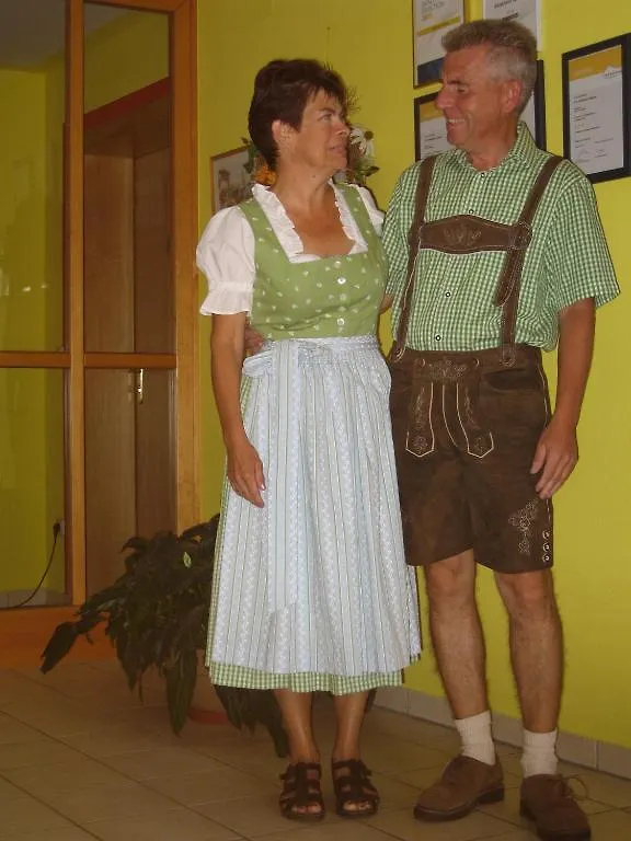Gastehaus Haibach Apartment Schonberg